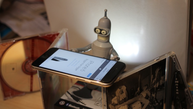 Behind The Scenes: Bender performing Bending Test on iPhone 6